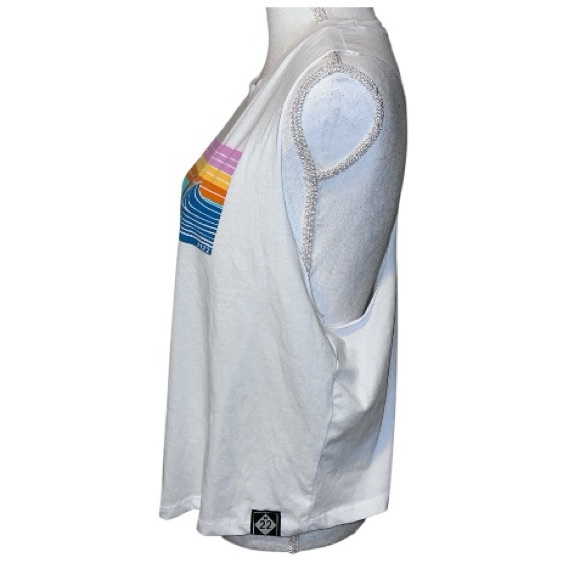 M22 women’s waves racerback tank top - Picture 3 of 6